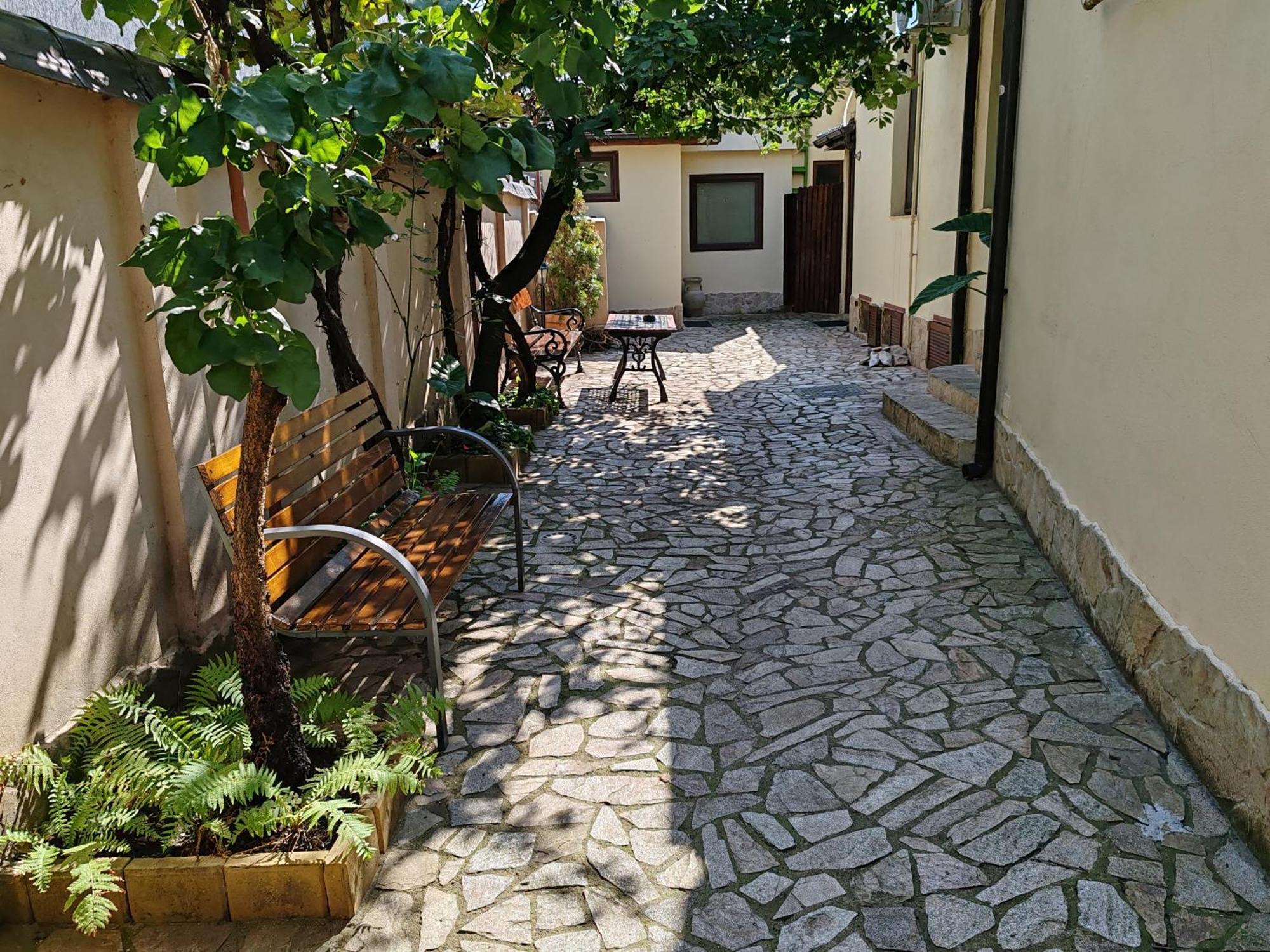 Hotel Arthouse Lucrezia Timisoara Exterior foto